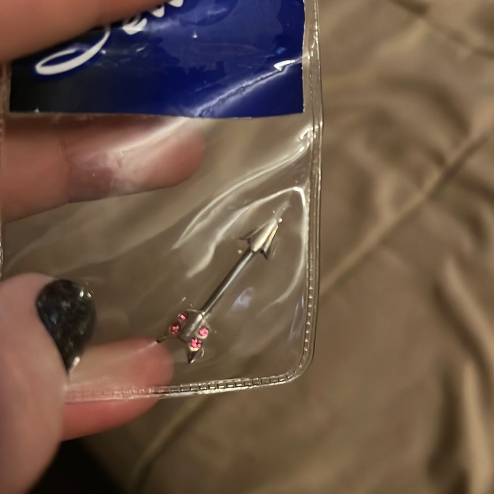 Single nipple ring